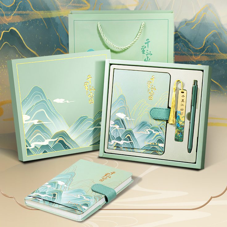 筆記本+書簽+廣告筆套裝 - 卡西亞 文具禮品套裝有兩種不同組合方式,共有4種顏色提供選擇。就算你預算有限,都可以找到適合你的禮品。 第一套商務套裝包含了筆記本+書簽+廣告筆+便籤紙+和紙膠帶+鑰匙扣。 第二套商務套裝包含了筆記本+書簽+廣告筆。 在這個充滿感恩的教師節,送上一份特別的心意,讓每位辛勤耕耘的老師感受到您的關懷與敬意。我們的文具禮品套裝,精心挑選了多款高品質文具,既實用又富有創意,完美適合教師的日常教學需求。 整套禮品多個位置可以印刷logo,可以實現更廣泛的品牌曝光。訂製禮品不僅僅是品牌宣傳的工具,更是提升客戶體驗的重要方式。每一份禮品都可以傳達您的用心與關懷,使客戶感受到獨特的價值。 通過精美的設計和高品質的材料,您的品牌形象將更加深入人心。 客製 - 卡西亞 31322_gift_set_01-170653-042